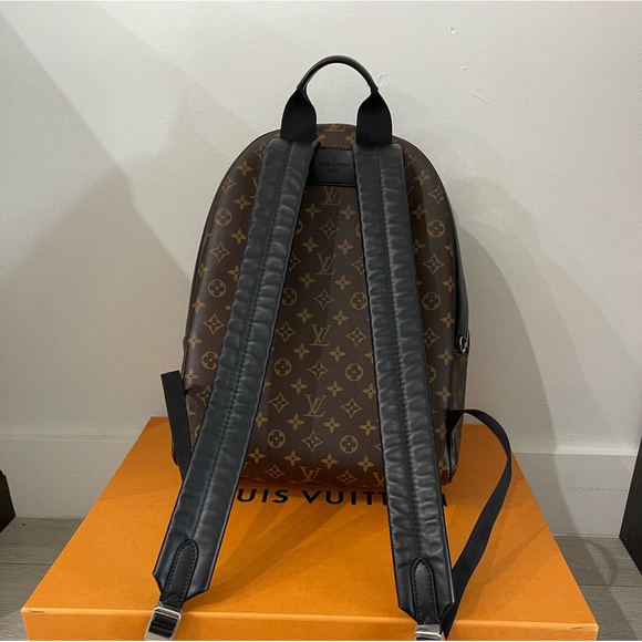 Louis Vuitton Josh Backpack - Picture 3 of 6